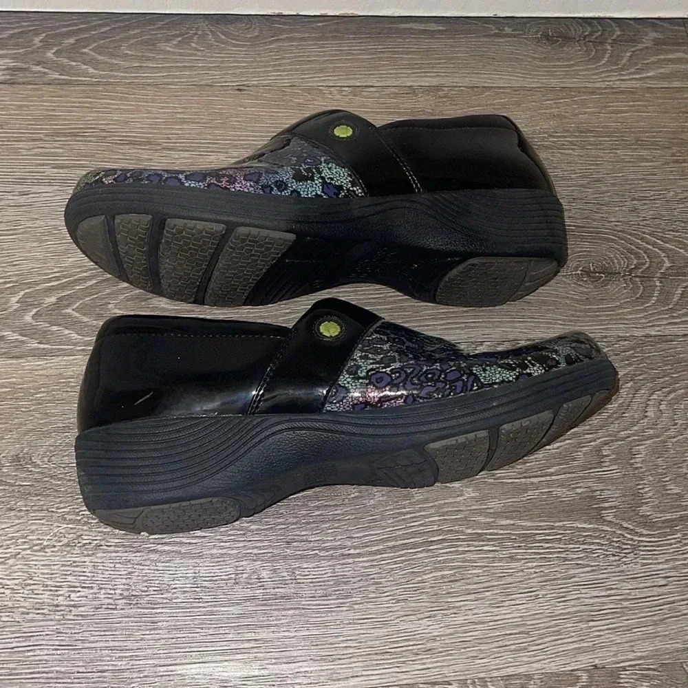Work Wonders By Dansko Black And Patterned Clogs … - image 8